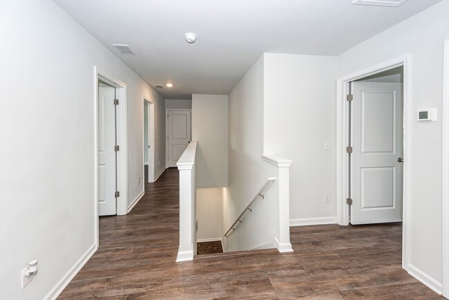Building Photo - 4 Bedroom 2.5 Bath Home in Cane Bay Planta...