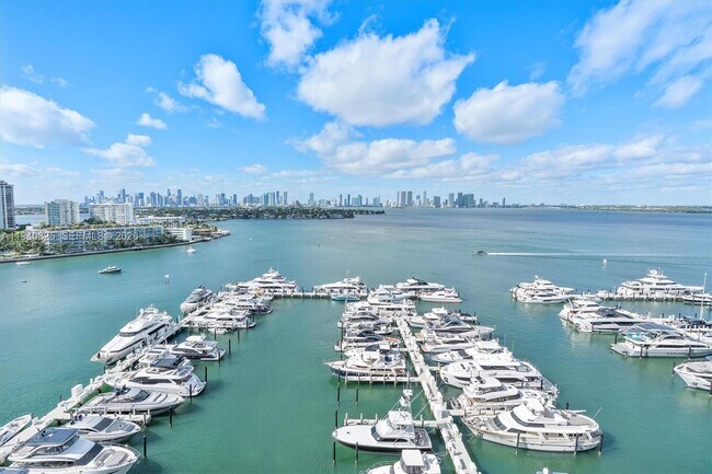 Building Photo - 1800 Sunset Harbour Dr