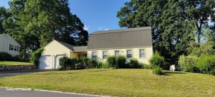 Building Photo - Single-Family Home in South Nashua