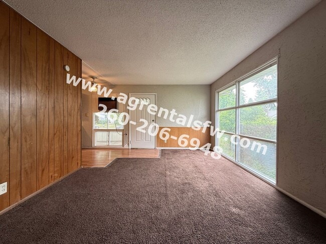 Building Photo - Special Move in Offer- $200 Off First Mont...