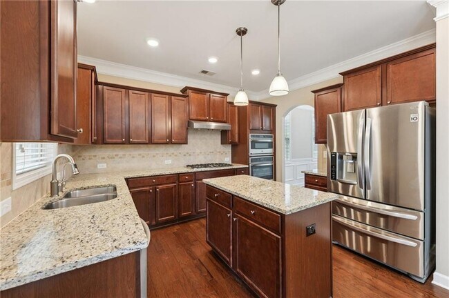 Building Photo - 6370 Shiloh Woods Dr