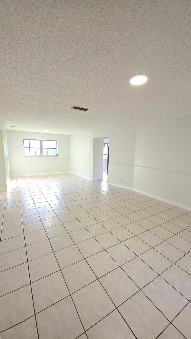 Building Photo - 3581-NPM