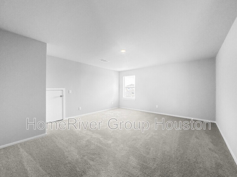 Building Photo - 632 Levine Ct
