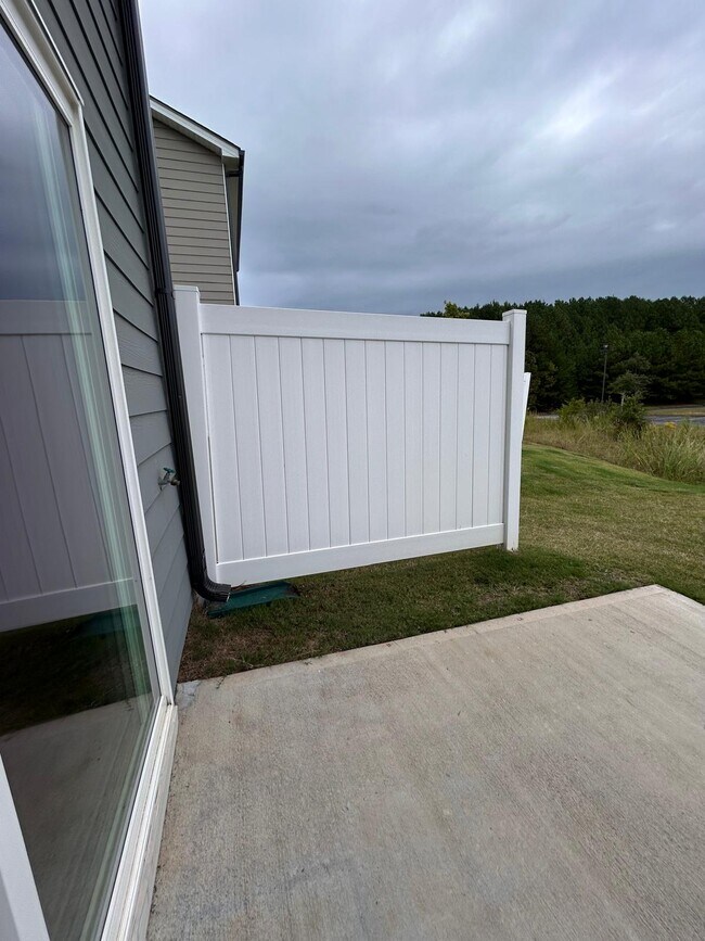 Building Photo - 108 Founders Dr