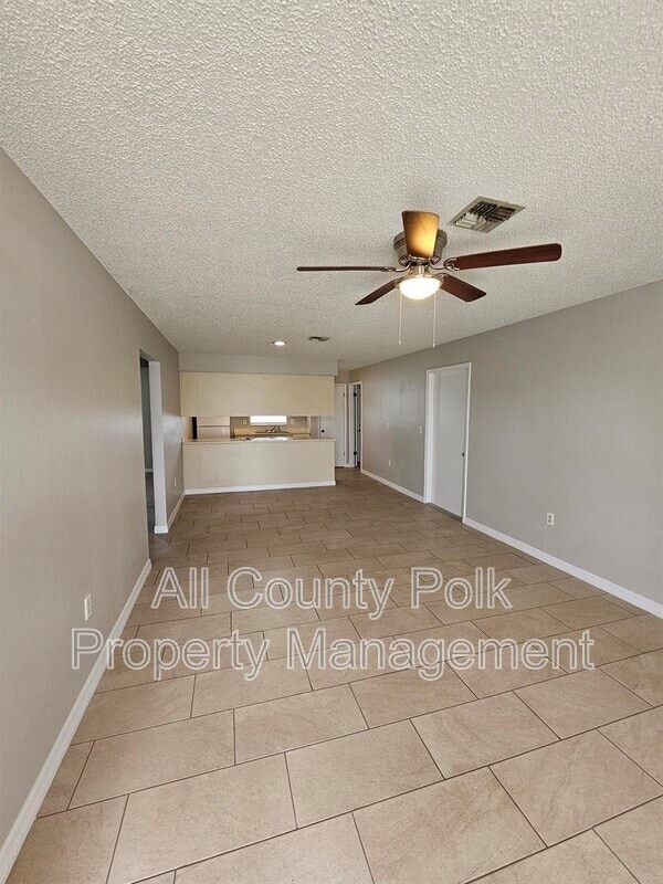 Building Photo - 5423 N Orange Ave