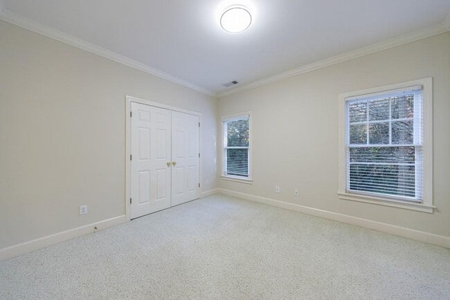 Building Photo - 2883 Thurleston Ln