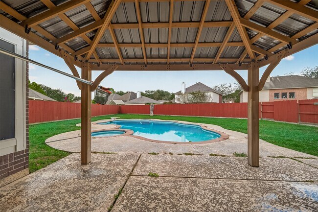 Building Photo - 3804 Dunlavy Dr