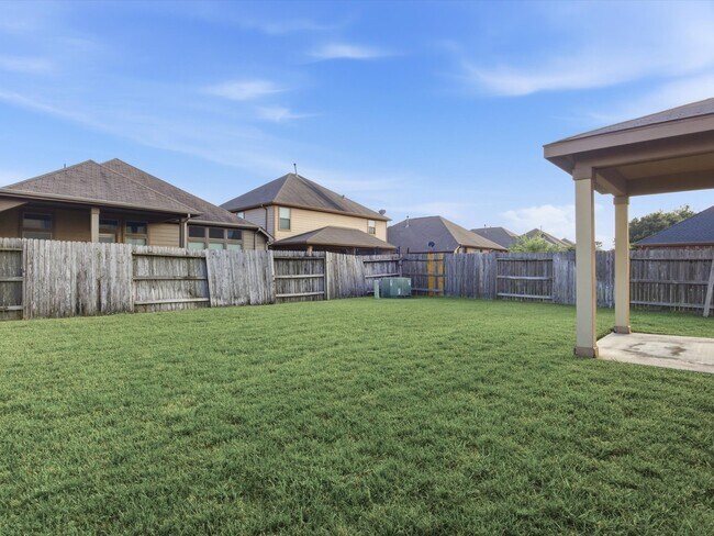 Building Photo - 16515 Williamstown Dr