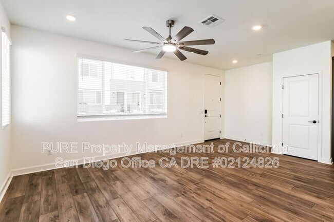 Building Photo - 812 Mateo St