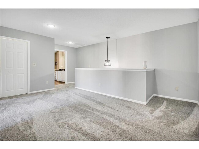 Building Photo - 2 Bedroom 2 Bath Beautiful Modern Living in Maple Grove for $2,150/month! 2 Stall Garage Included!