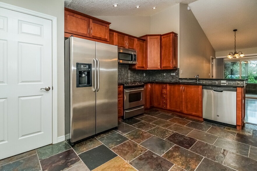 Building Photo - 1215 Creek Woods Cir