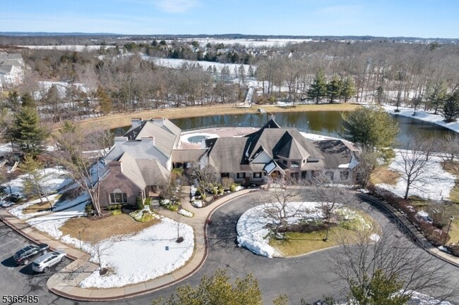 Building Photo - 904 Rhoads Dr