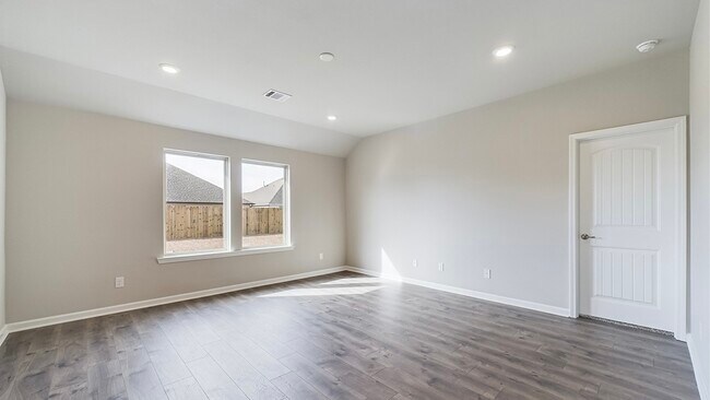 Building Photo - 105 Whirlaway Dr