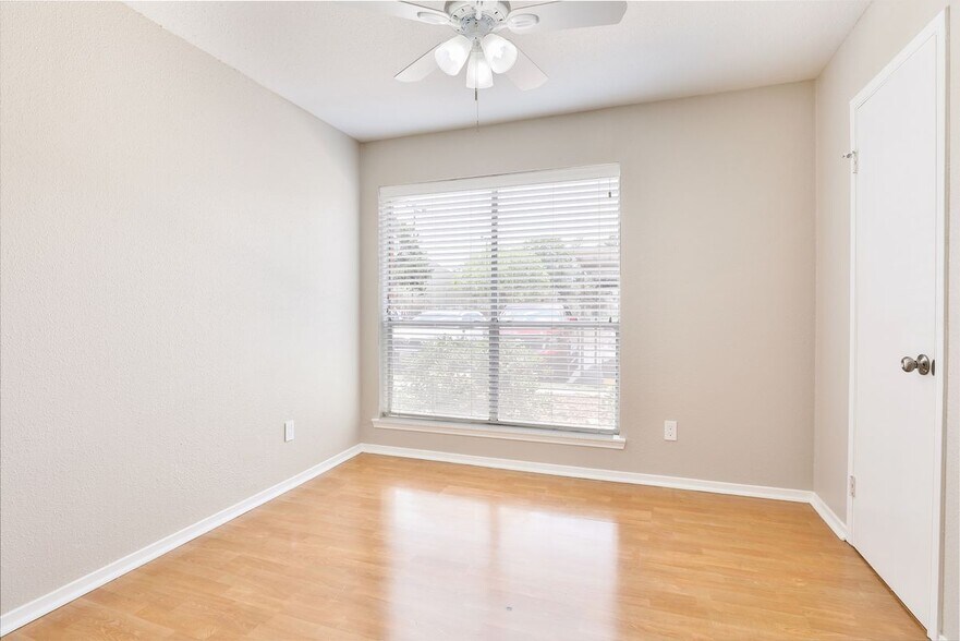 Building Photo - 5005 Georgi Ln