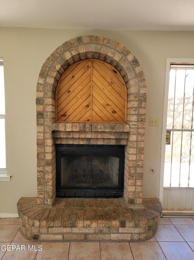 Building Photo - 3200 Mountain Ridge Dr