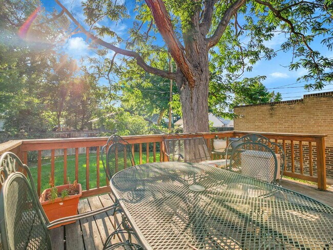 Building Photo - $2,295.00, 1 Bed, 1 Bath Home in Denver