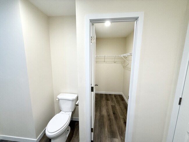 Building Photo - 9345 White Pine Ct