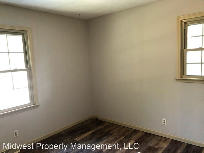 Building Photo - 1237 El Chaparral Ave S