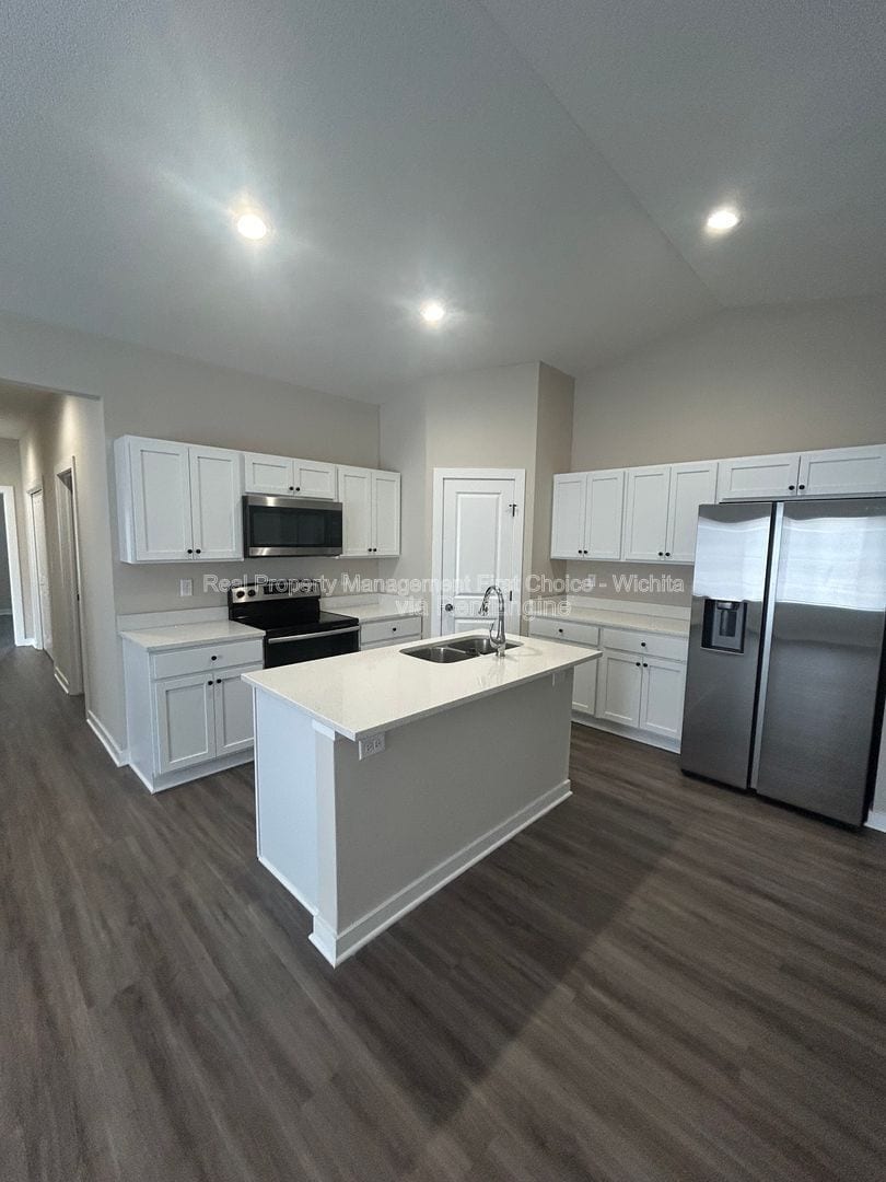 Building Photo - 1736 E Decarsky Ct
