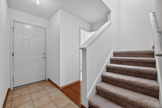 Building Photo - 2412 Kale Dr