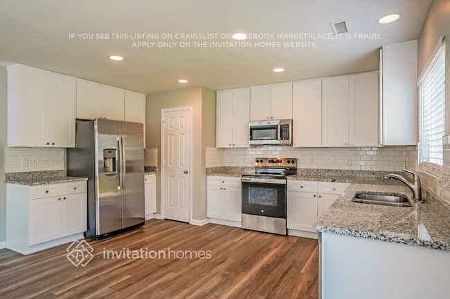 Building Photo - 325 Palmdale Ct