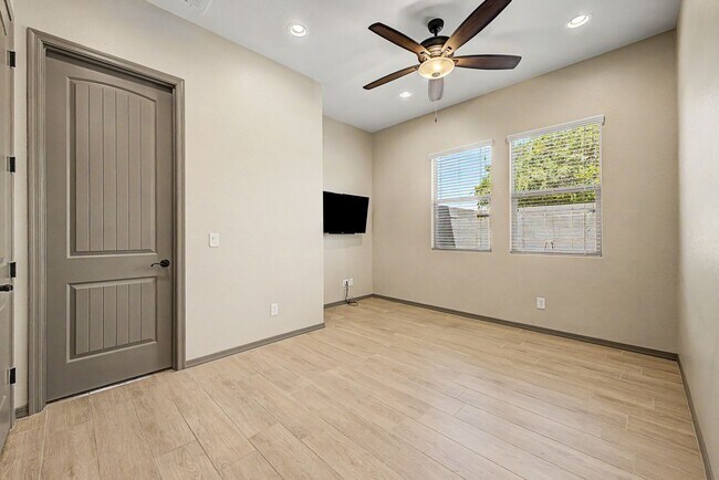 Building Photo - Ironwood Crossings