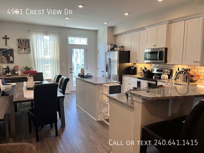 Building Photo - 4901 Crest View Dr