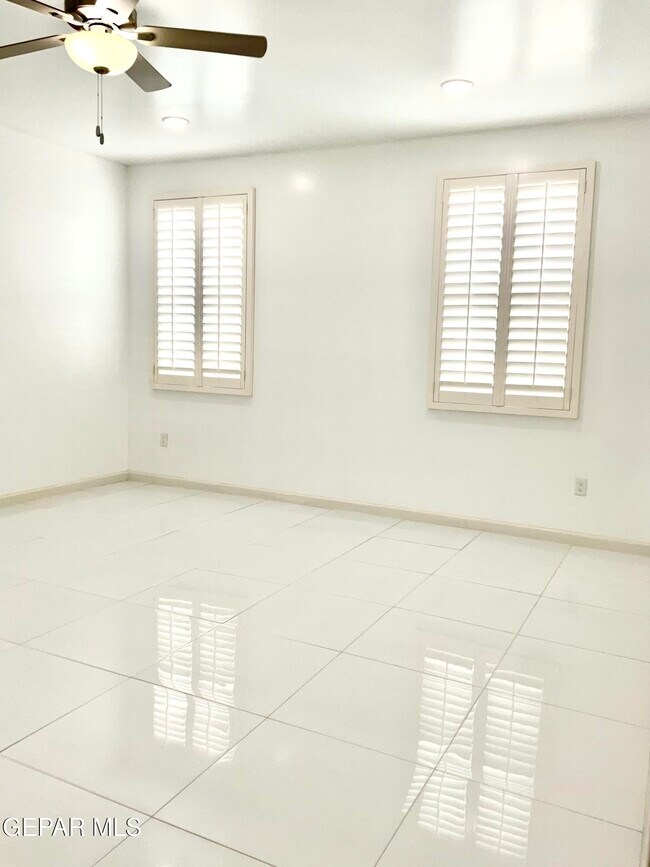 Building Photo - 8919 Eclipse St