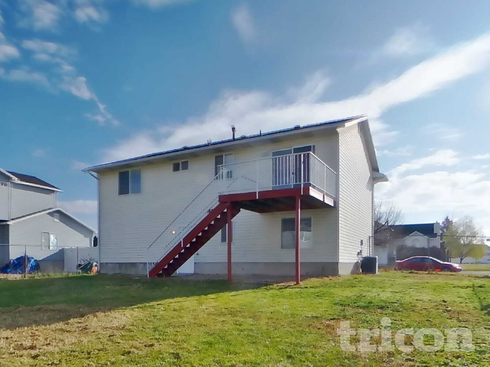 Building Photo - 5447 Midland Dr