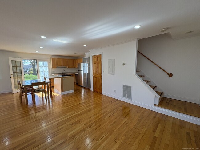 Building Photo - 88 Garden Dr