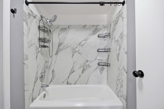 Building Photo - 13 Cedar Ct