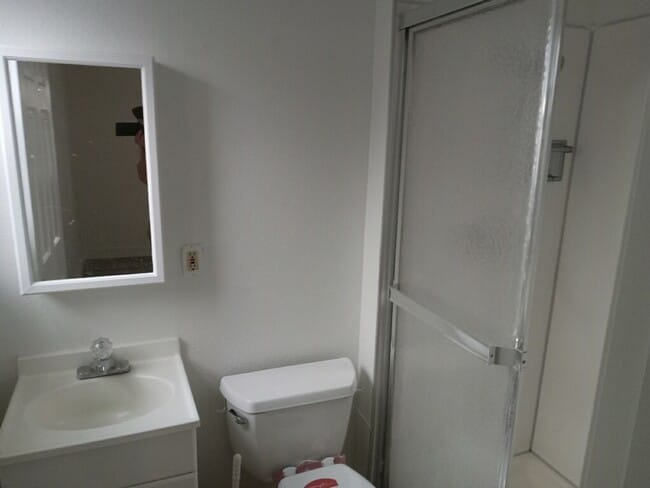 Building Photo - Beautiful No. Highlands 3 Bedroom Remodele...