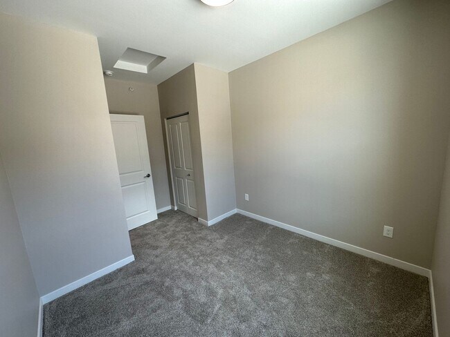 Building Photo - 1112 12th St N