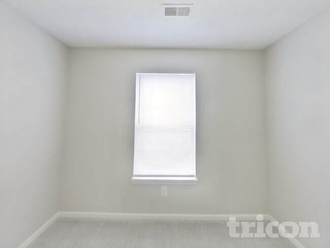 Building Photo - 5477 Wood Hollow Dr