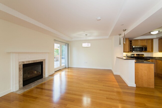 Building Photo - 1405 Beacon St