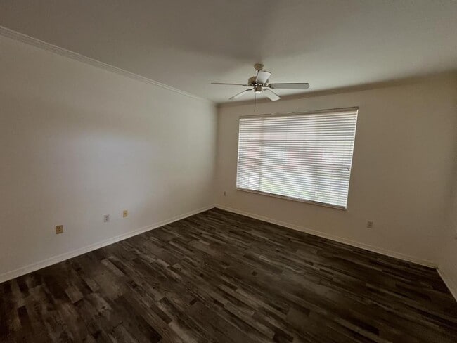 Building Photo - 9270 Lake Chase Island Way