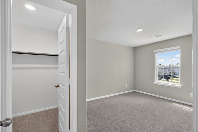 Building Photo - 2404 Shellcracker Dr