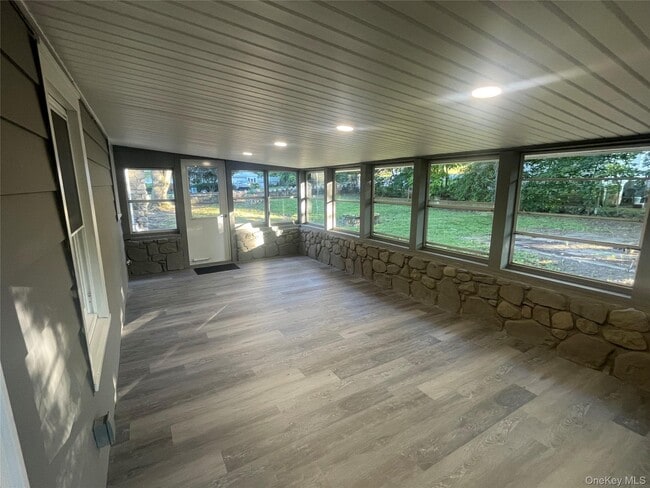 Building Photo - 33 Mailler Ave