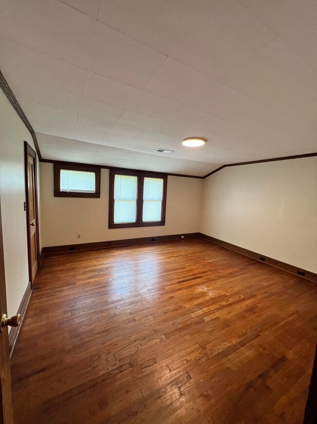 Building Photo - 703 Adderton St