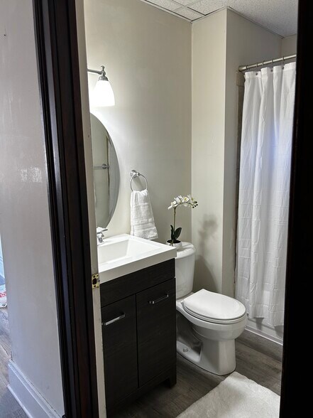 Bathroom - 109 Sedgwick St