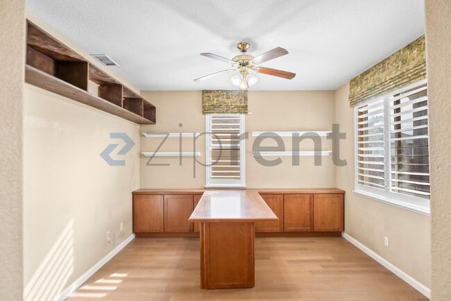 Building Photo - 25 Zion Ct