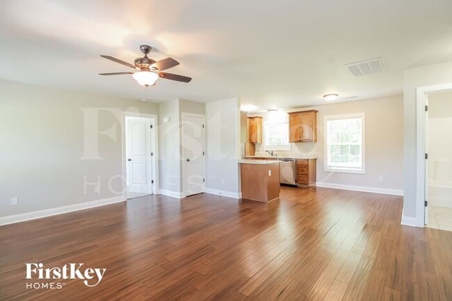 Building Photo - 438 Garland Dr