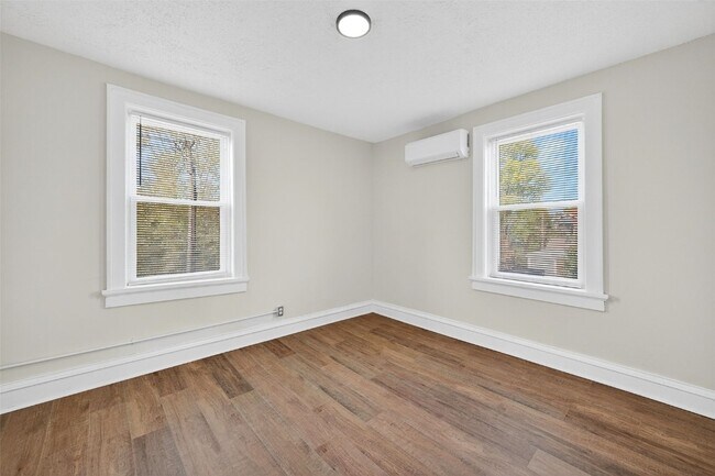 Building Photo - 5803 S Kings Highway Blvd