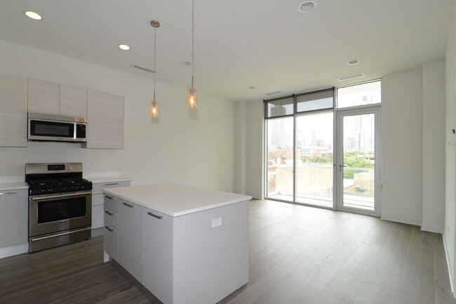 Floorplan - 858 N Franklin