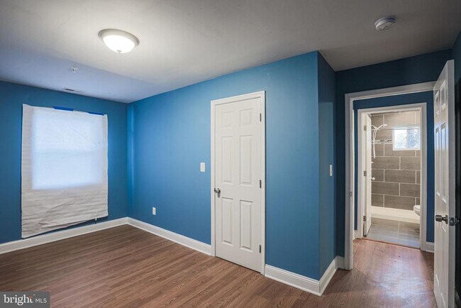 Building Photo - 4905 Ridge Ave