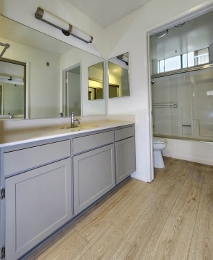 Interior Photo - 1444 Saltair Ave