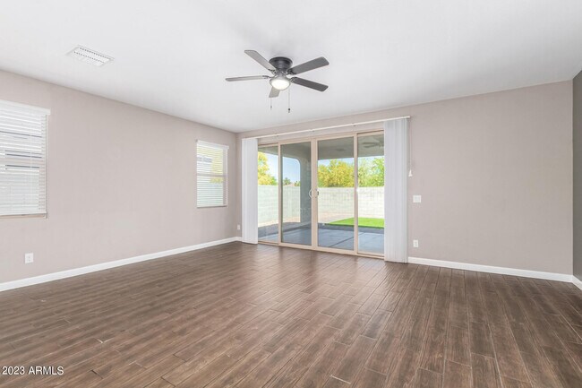 Building Photo - 29426 W Weldon Ave