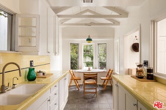 Building Photo - 2146 Stanley Hills Dr