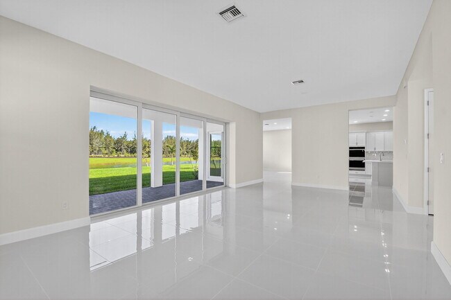 Building Photo - 15120 Wildwood Cir