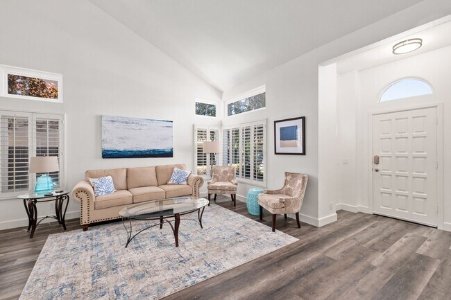 Building Photo - Newly Renovated and Furnished Ocean View Home!